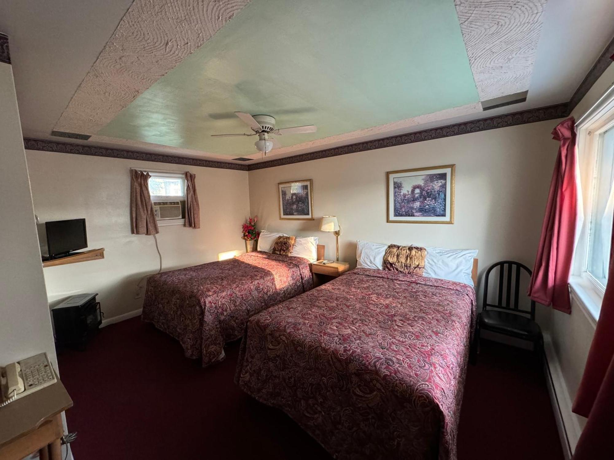 Holiday Motel Orillia Exterior foto